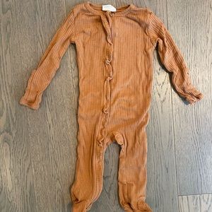 Spearmint baby cider ruffle ribbed zip footie